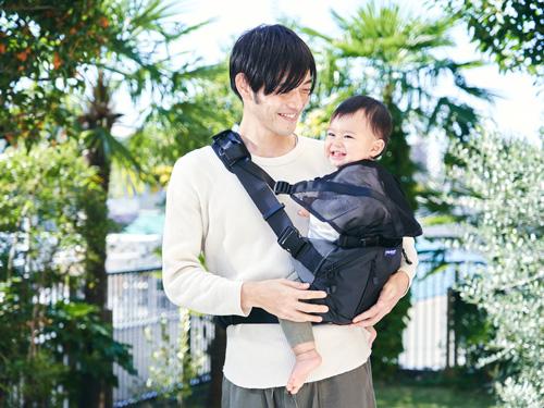 抱っこひもとバッグの二つの機能を備えている